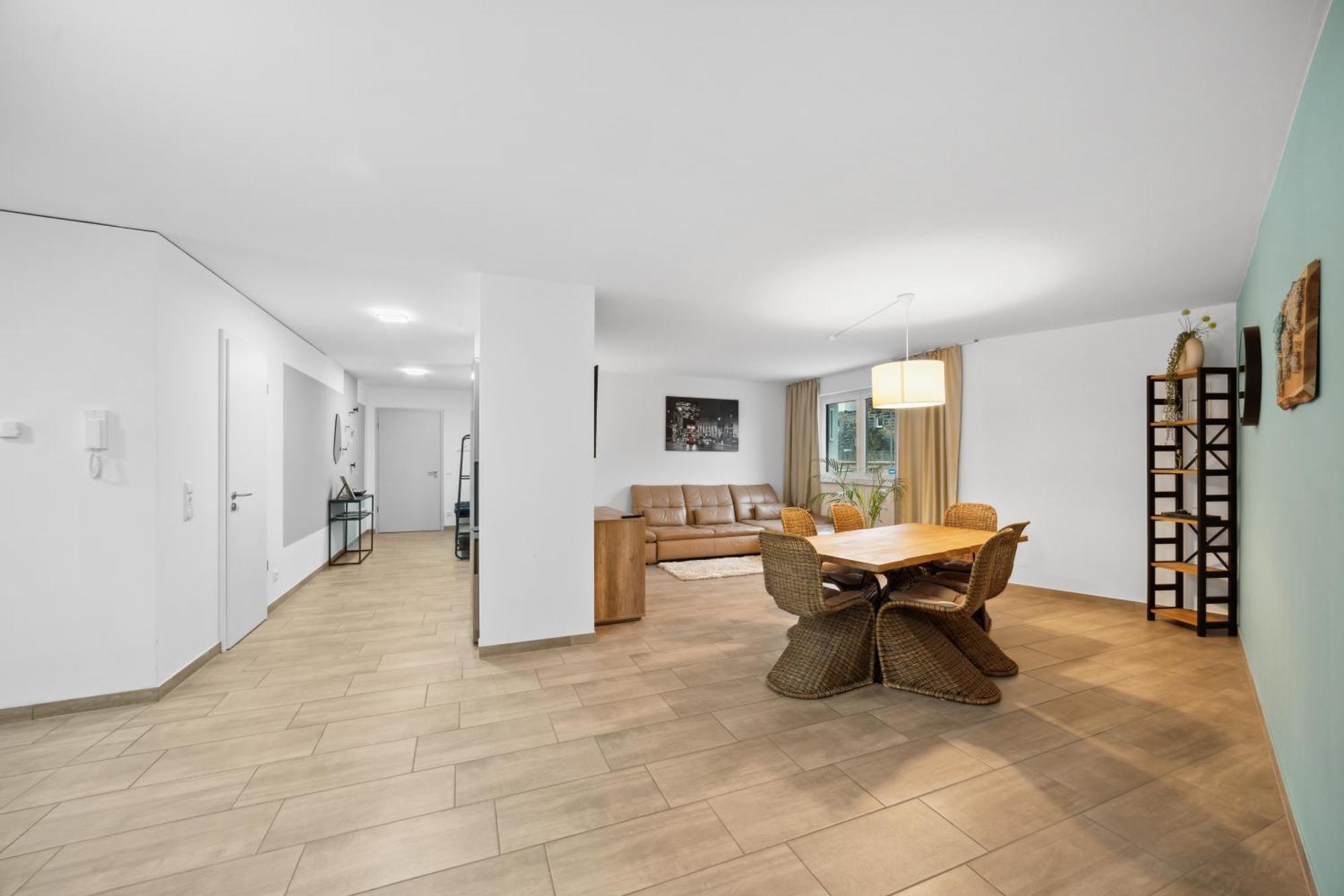 באיירוט Sali Homes Spacious Apartment With Terrace In City Center מראה חיצוני תמונה