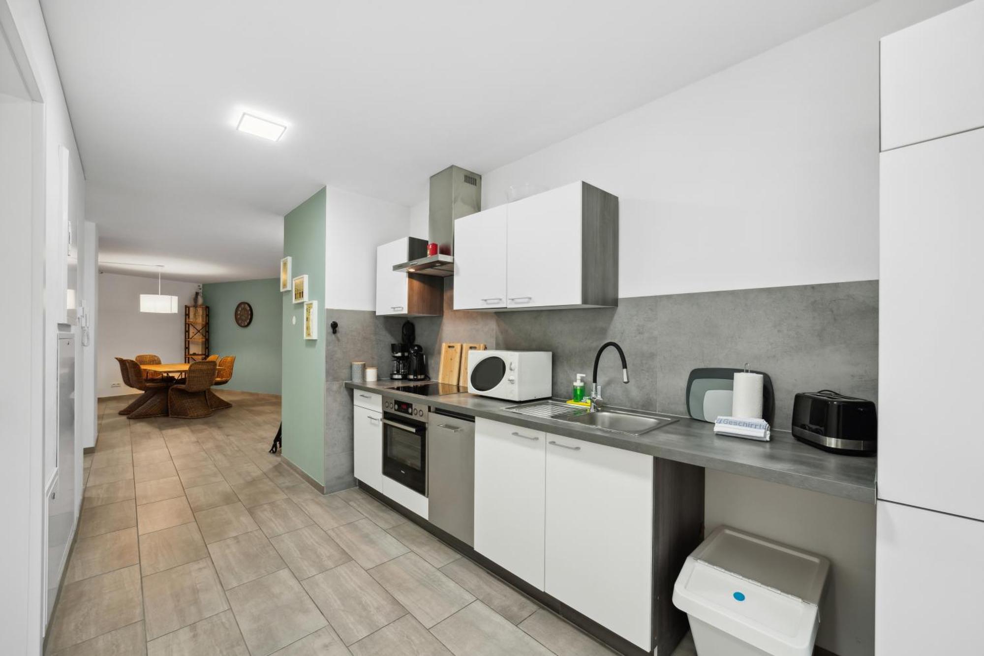 באיירוט Sali Homes Spacious Apartment With Terrace In City Center מראה חיצוני תמונה